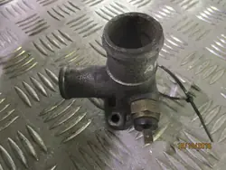 Audi 80 Vw Golf 1.6 D TD Wasseranschluss 068121133M