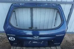 HYUNDAI TUCSON I JM Takaluukku 737002E050