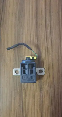 VW Akun Pyrotekninen Sulake OEM 4N0915519A