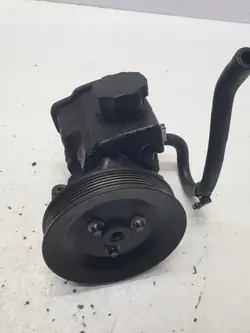 Bomba direção Mercedes A0034667201 Usada
