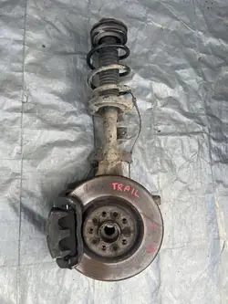 Vänster Knäled Jeep Cherokee Trailhawk Lift OEM CHEROKEE TRAILHAWK LIFT ZWRTNICA