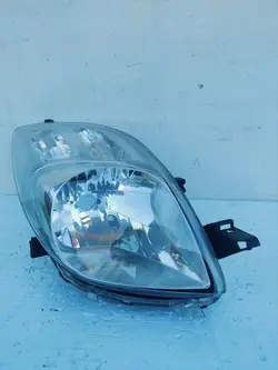 Lámpara delantera Toyota Yaris 2007 811300D120