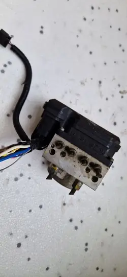 Pompe ABS Nissan Juke F15 OEM 47660KC01B