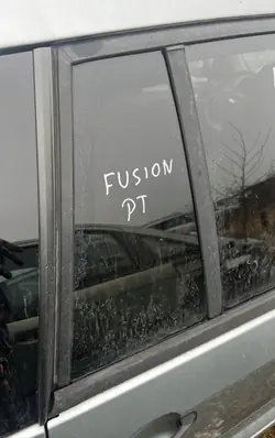 Vidro de porta traseira direita pequeno FORD FUSION I 02-05