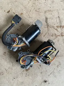 Hummer H3 Reductiemotor OEM 42000165 - Gebruikt