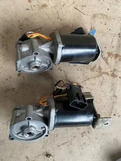 Moteur réducteur Hummer H3 OEM 42000165 - Occasion