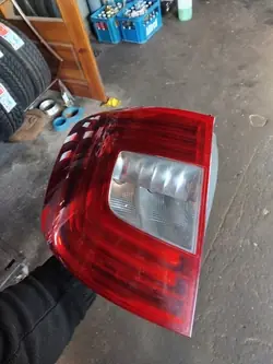 Feu arrière gauche Skoda Superb II Lift 2013- Kombi 3T9945095B