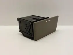 Gebruikte asbak OEM 5M1857309B voor Golf V Plus