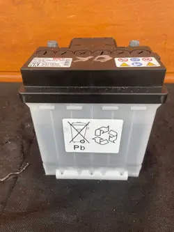 Batería Toyota OEM 28800-K0021 35Ah Usada Derecha +