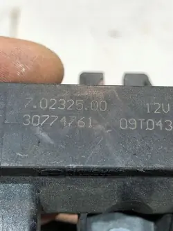 Elektromagnetisk ventil VOLVO V70 II 30774761