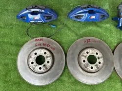 BMW Jarrukahvat & Kiekot OEM Set 348x36mm