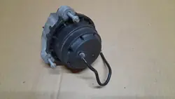 BMW 6878247 Vasen Moottorin Kiinnike - Käytetty OEM Osa