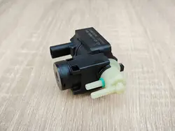 Válvula de vácuo OEM 8589117 para BMW 2.0D - Usada