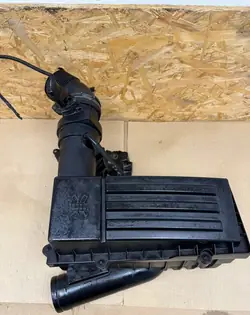 AUDI A3 8P Ilmansuodattimen Kotelo 2003-2012