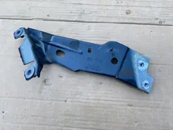 Support d'aile avant droit OEM 82A821136 pour Audi A1
