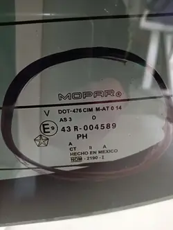 Vitre arrière OEM 004589 pour Fiat Freemont (2011-2015)