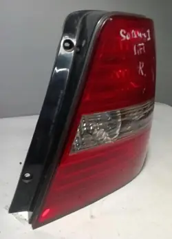 KIA SORENTO I LIFT Linker Rücklicht 924-3E5