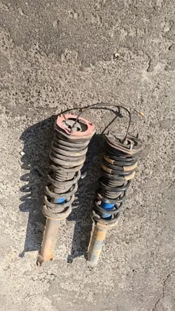 Amortisseur Arrière Droit OEM pour Nissan GT-R R35