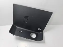 Peugeot 5008 II USB-Port-Abdeckung OEM 9810274277