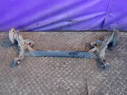 Kia OE Hinterachsbalken OEM 551001Y300 - 12k km