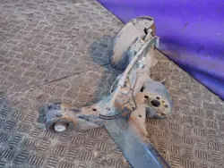 Kia OE bakaxelbalk OEM 551001Y300 - 12k km