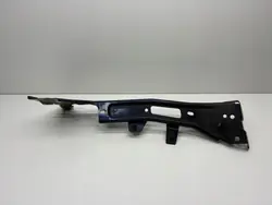 Support de garde-boue avant droit Audi A4 B9 OEM 8W0821136C