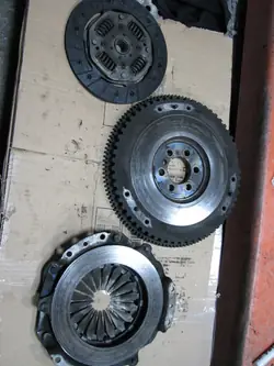 Astra J Corsa D E Meriva B Kytkinlevy OEM