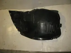 Vasen etulokasuoja OEM 7903909 7143849 BMW E90 E91
