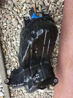Audi Q7 AdBlue-säiliöpumppu OEM 4M0131878BF