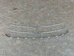 Krominen etupuskuri koristelista oikea keski VW Touareg 3