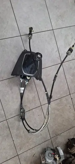 Alavanca de mudanças Ford Fiesta 2013 OEM SOP3683 - Usado