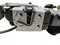 Mercedes Oven Lukko Oikea Etu 4 Piikki OEM A2047200635
