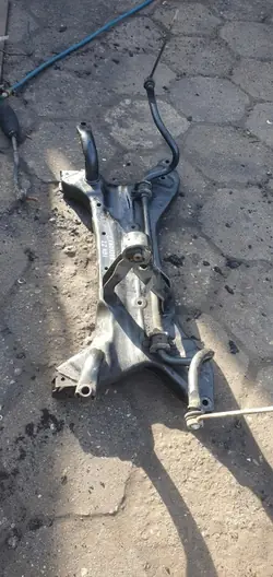 Cuna de Suspensión Citroen C-Crosser Usada OEM