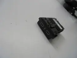 Tomada Porta USB OEM 2G6035700 para VW Polo VI