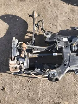 OEM 55405-D7600 Bakvagnsbärare - Begagnad