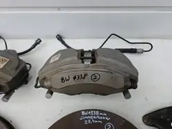 OEM 8W05BK 8W06BK Etujarrusatulat Audi A4 B9:lle