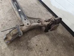 Traversa sospensione posteriore Skoda Octavia 3 5Q0501049AD
