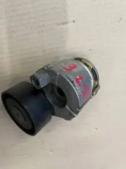 Renault Dacia Duster 2015 Vaihtovälineen jännittäjä OEM 117501083R