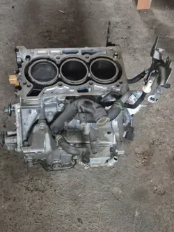 Dacia Sandero III Motorblock H4DE470 - Begagnad