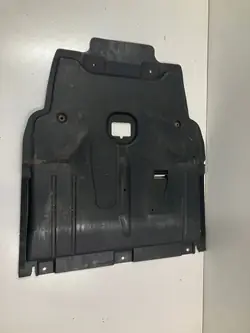 Motorafdekplaat OEM A2465200123 voor Mercedes A-Klasse