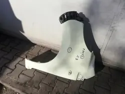 Peugeot Främre vänster skärm 7840 Q7