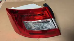 SKODA OCTAVIA 2013-2017 LAMPE ARRIÈRE LED DROITE 5E5945112A