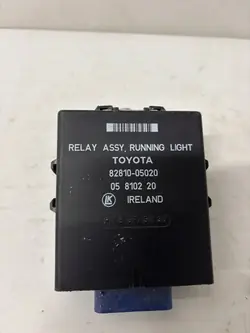 Module contrôle lumières OEM 82810-05020 Toyota Avensis