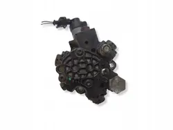 Toyota Yaris Polttoainepumppu OEM 221000N030 - Käytetty