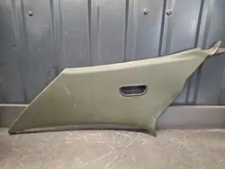 OEM 1236900425 C-pilarin kansi oikea taka Mercedes W123
