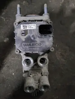 Bremsventil Mercedes Actros MP4 OEM A0044311406