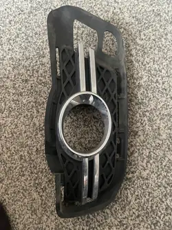 Rejilla halógena izquierda Mercedes W204 A2048852223