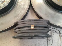 Jeu de disques et plaquettes avant OEM 51712-D7100