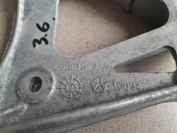 Support de compresseur OEM 05281379AA