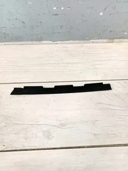 Bakre höger fönsterlist OEM GD9BF215A04AD